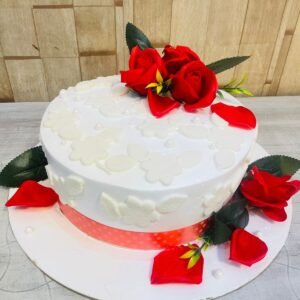 Red Rose Elegance Cake